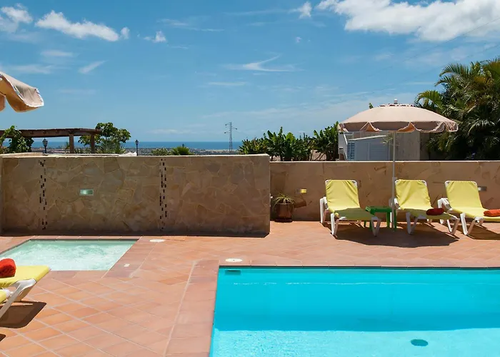 Villa Los Azules With Pool And Jacuzzi